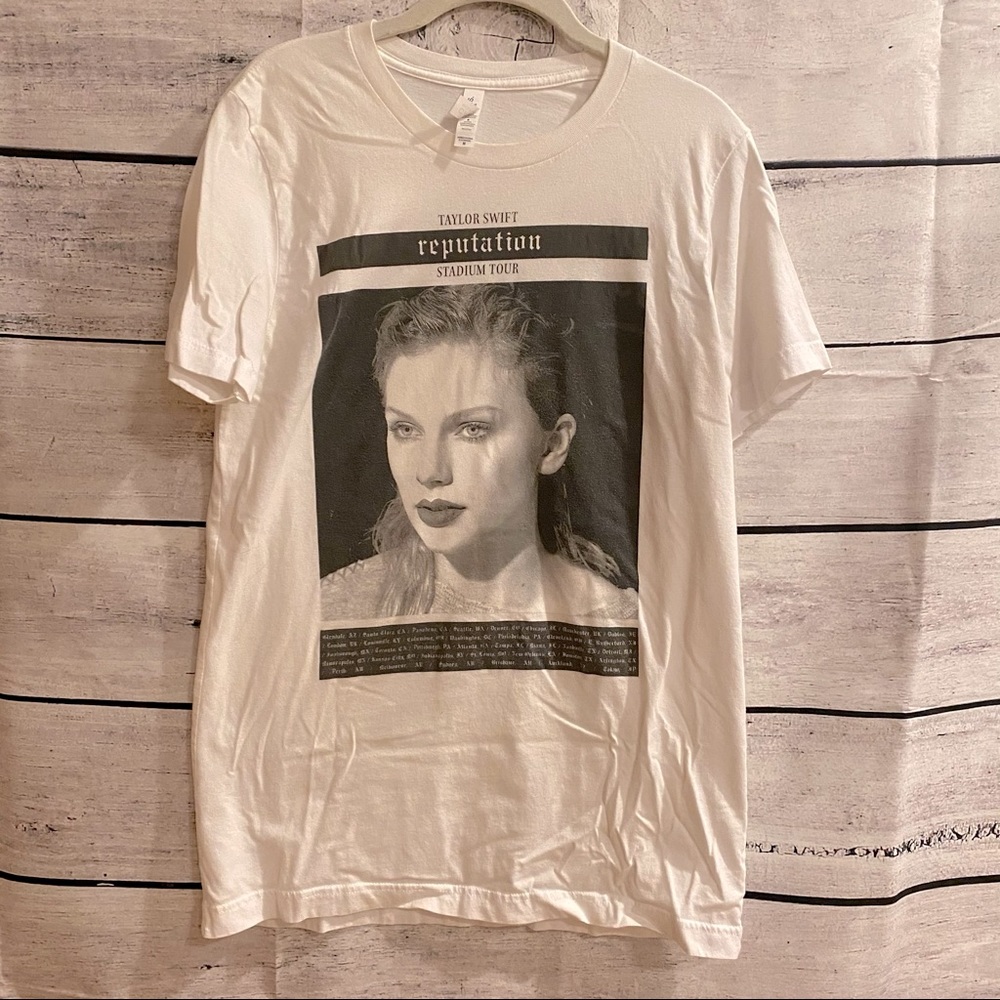Taylor Swift Reputation Stadium Tour Tee